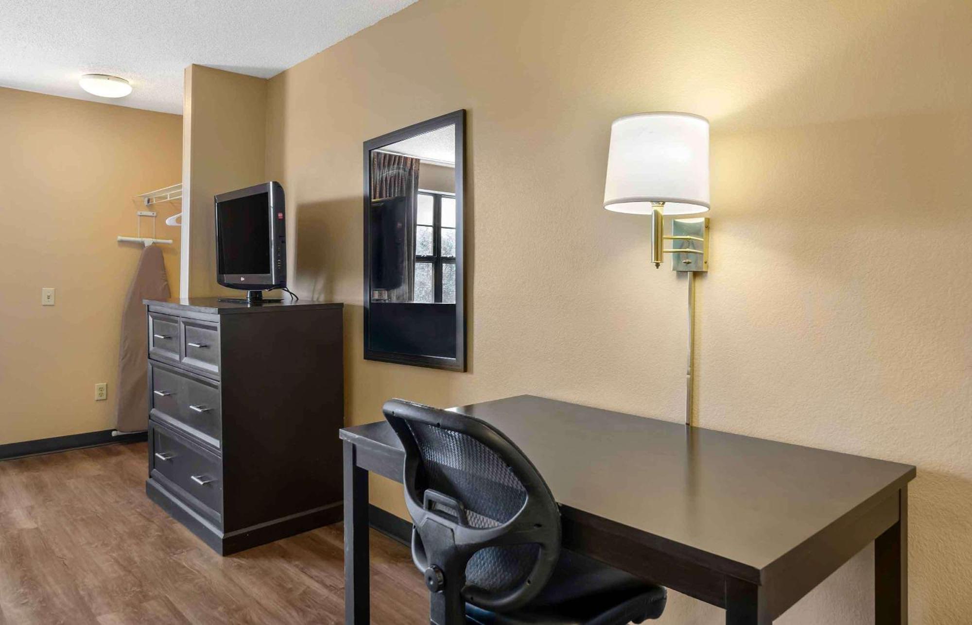 Extended Stay America Suites - St Petersburg - Clearwater - Executive Dr Largo Exteriör bild