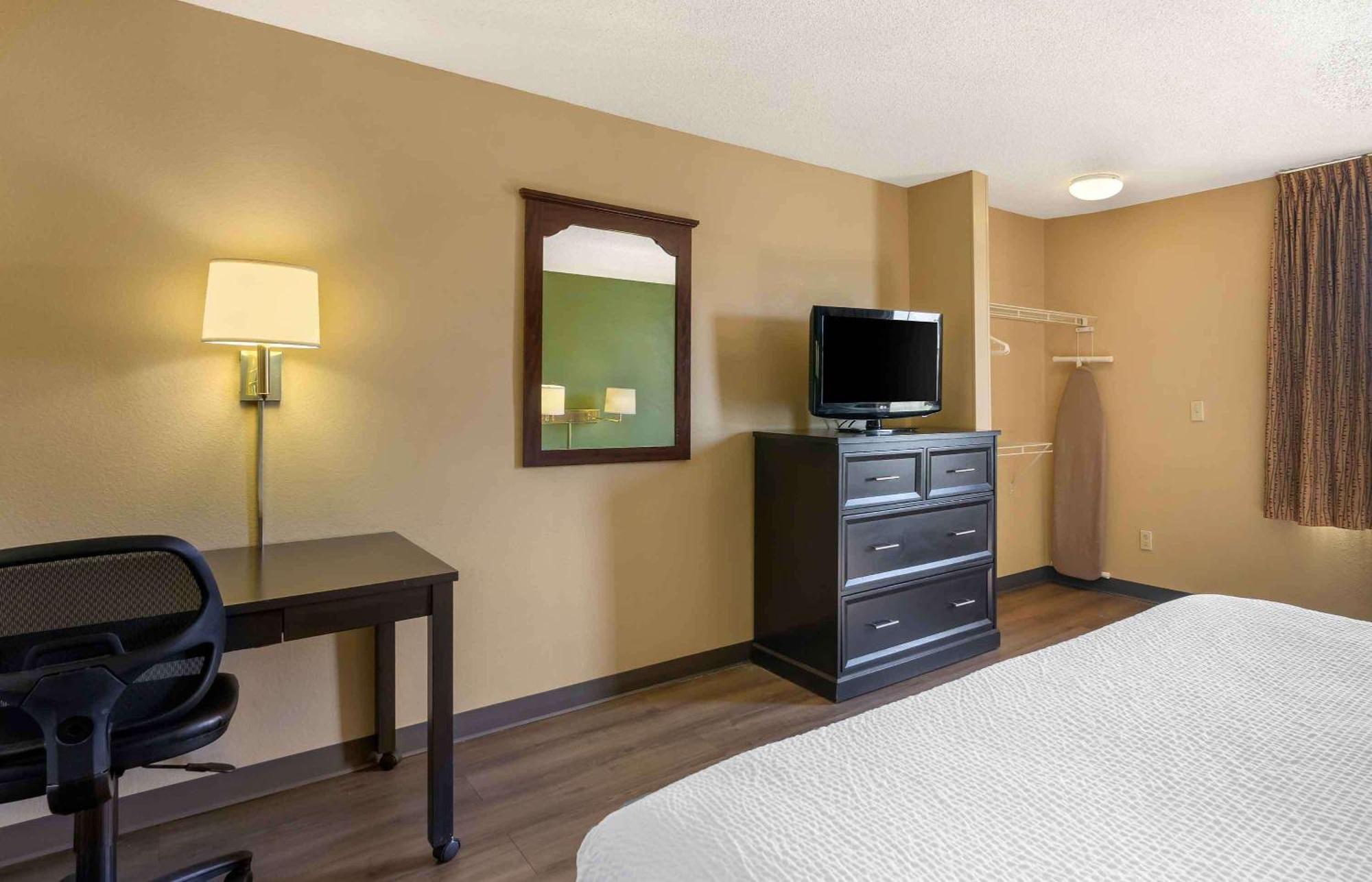 Extended Stay America Suites - St Petersburg - Clearwater - Executive Dr Largo Exteriör bild