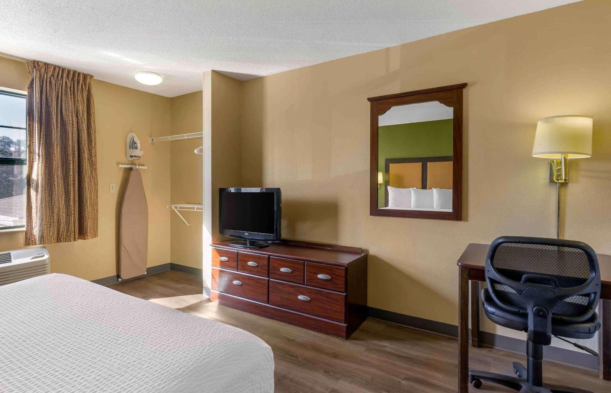 Extended Stay America Suites - St Petersburg - Clearwater - Executive Dr Largo Exteriör bild