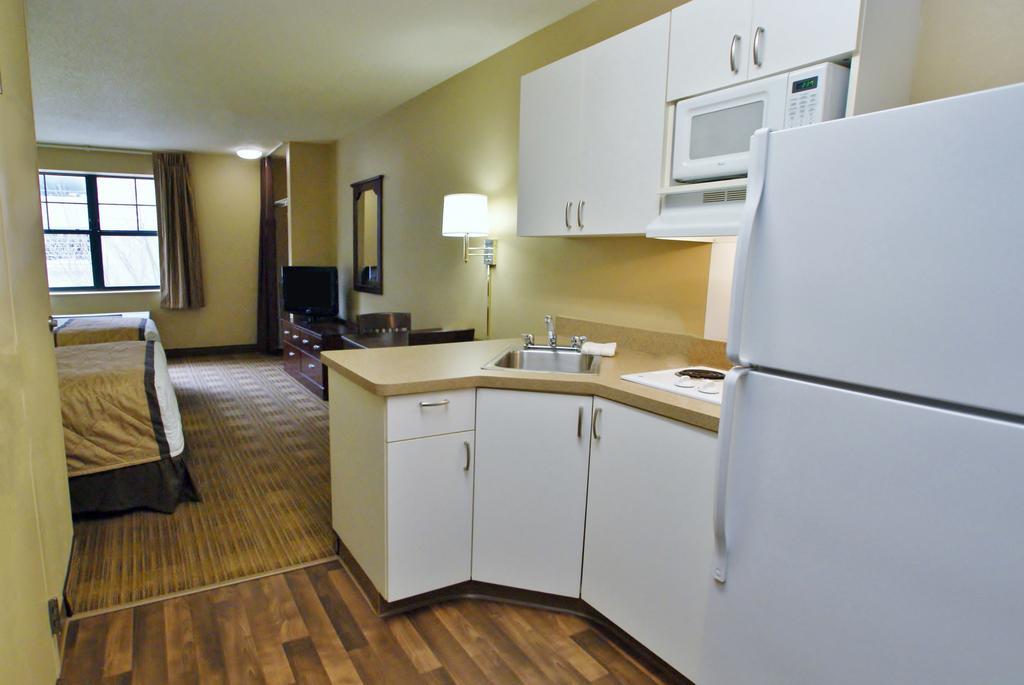 Extended Stay America Suites - St Petersburg - Clearwater - Executive Dr Largo Exteriör bild